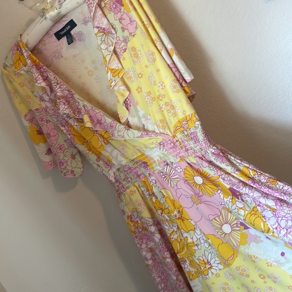Lovely Spring/Easter Dress! ModCloth, Size Large, Flutter Sleeves - Picture 3 of 4